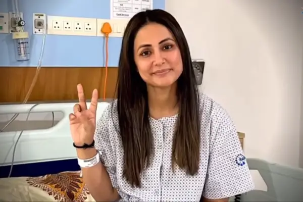 कीमोथेरपी में हिना खान के साथ ये क्या हुआ, जानकर हो जायेंगे हैरान Hina Khan Embraces Her Cancer Chemotherapy Scars